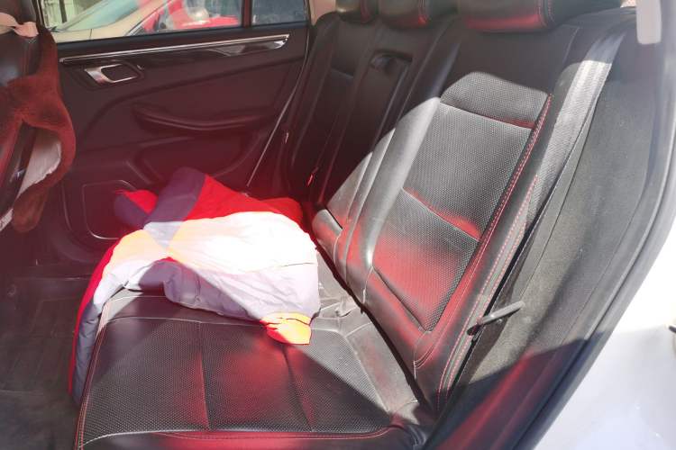 Used Zotye Domy X5 2015 1.5T Manual Luxury Version China IV Standard Left Rear Seat