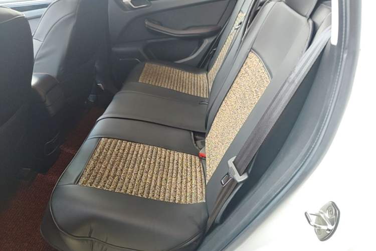 Used Zotye Domy X5 2015 1.5T CVT ZhiXian Trim China V Standard Left Rear Seat