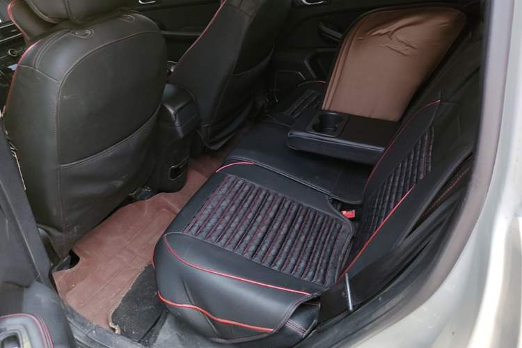 Used Zotye Domy X5 2015 1.5T CVT ZhiXian Model China IV Standard Left Rear Seat