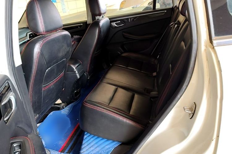 Used Zotye Domy X5 2015 1.5T Manual Luxury Version China IV Standard Left Rear Seat