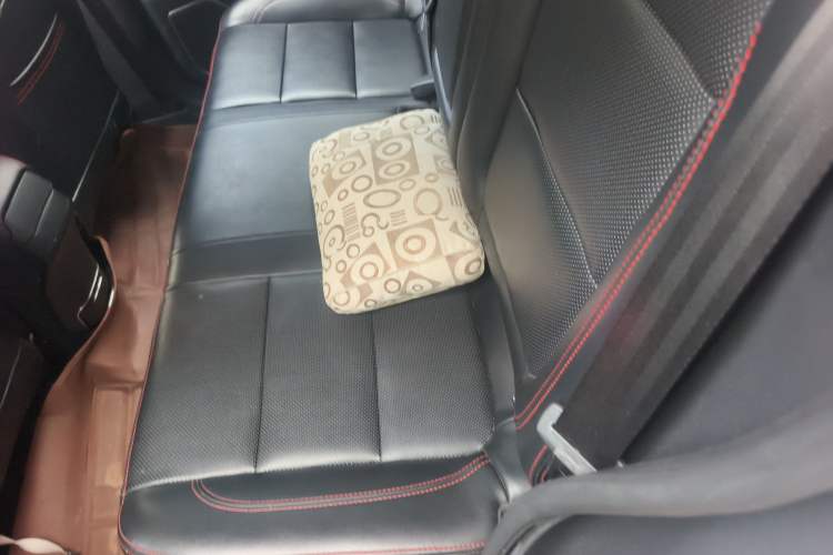 Used Zotye Domy X5 2015 1.5T CVT Landlord Model China IV Standard Left Rear Seat