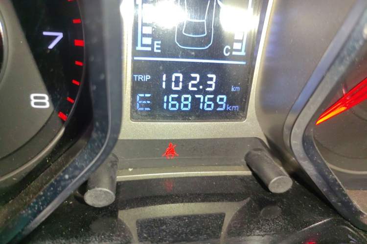Used Zotye Domy X5 2015 1.5T CVT Landlord Model China IV Standard Odometer Close Up