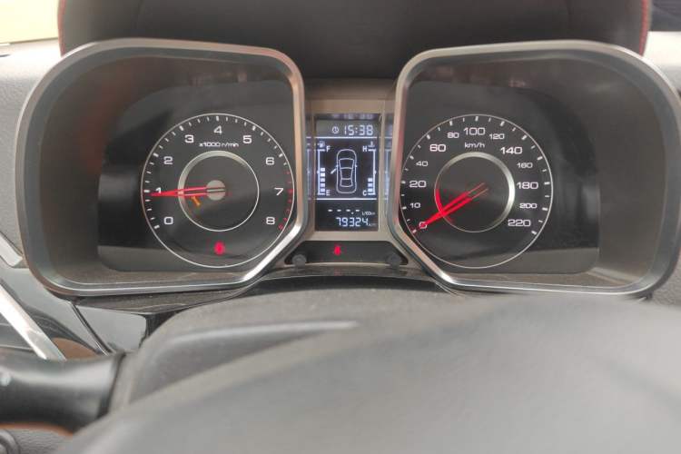 Used Zotye Domy X5 2015 1.5T Manual Elite Model China V Standard Odometer Close Up