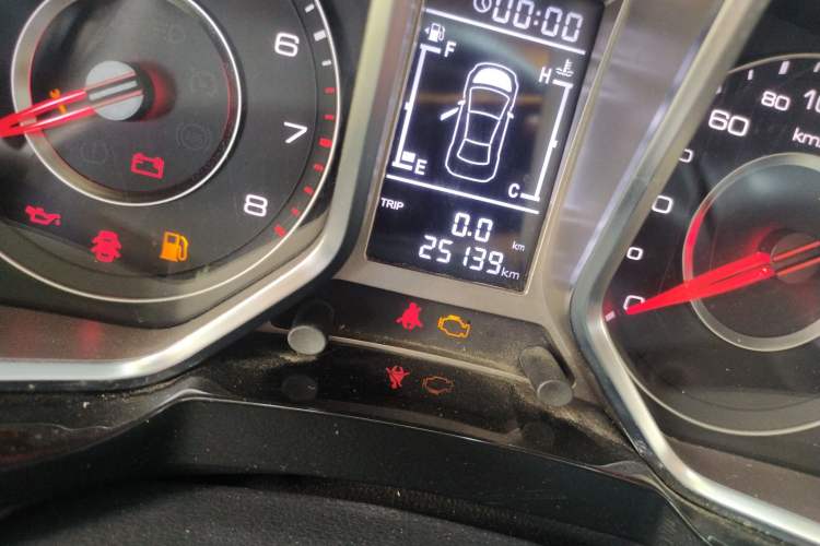 Used Zotye Domy X5 2015 1.5T Manual Luxury Version China IV Standard Odometer Close Up