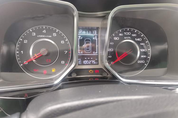 Used Zotye Domy X5 2015 1.5T CVT Landlord Edition China V Standard Odometer Close Up