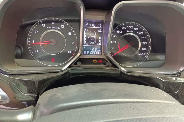 Used Zotye Domy X5 2015 1.5T CVT Landlord Model China IV Standard Odometer Close Up