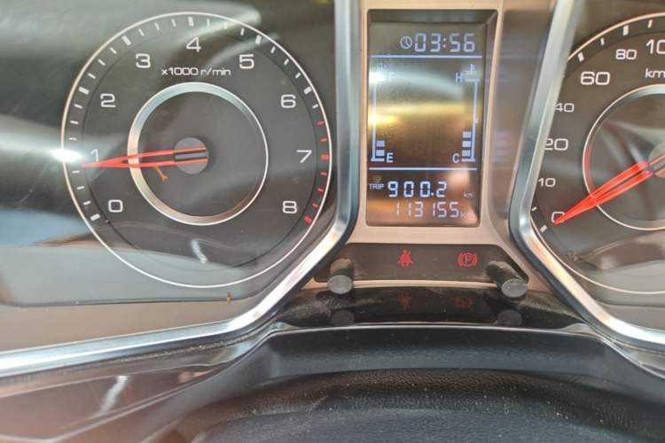 Used Zotye Domy X5 2015 1.5T Manual Luxury Model China V Standard Odometer Close Up