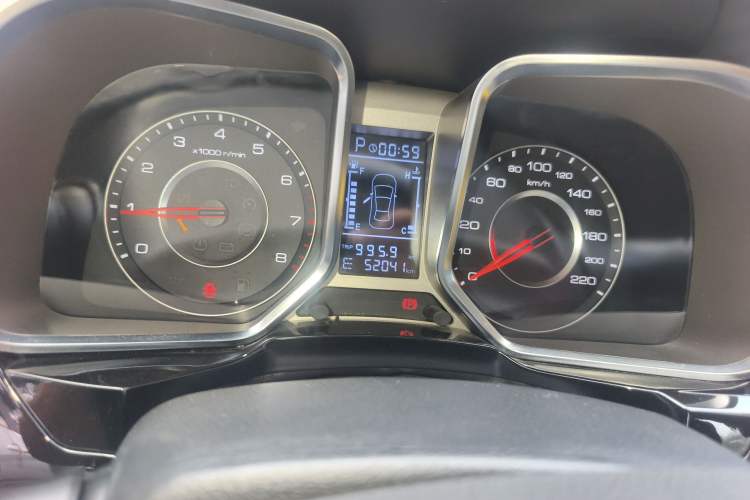 Used Zotye Domy X5 2015 1.5T CVT Landlord Model China IV Standard Odometer Close Up