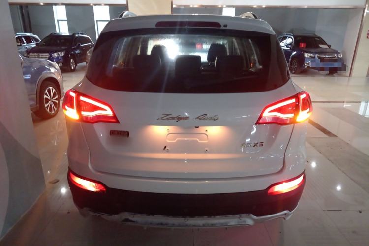 Used Zotye Domy X5 2015 1.5T CVT ZhiXian Trim China V Standard Rear