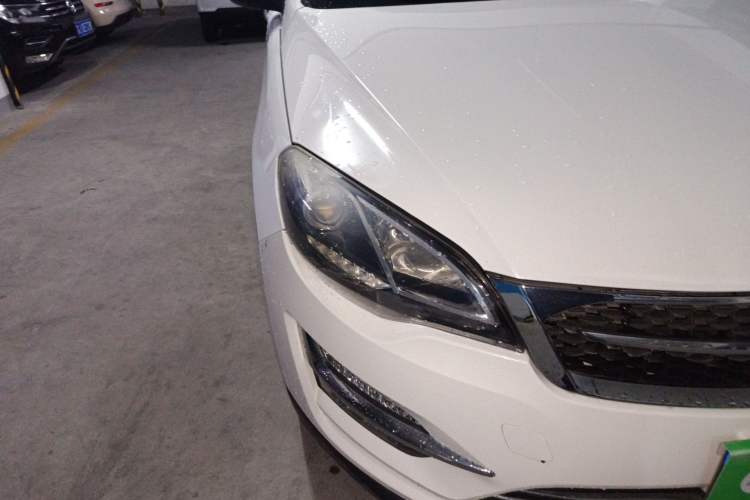 Used Zotye Domy X5 2015 1.5T CVT ZhiXian Trim China V Standard Right Front Headlight