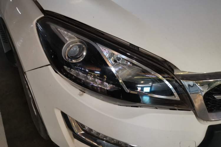 Used Zotye Domy X5 2015 1.5T CVT Landlord Model China IV Standard Right Front Headlight