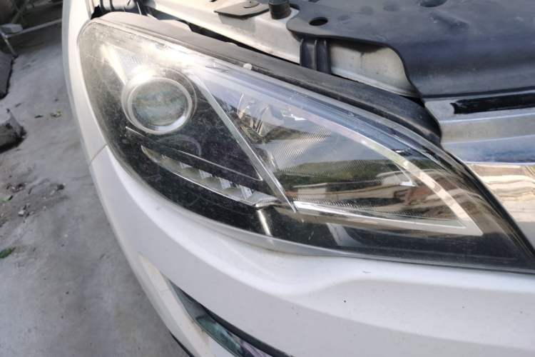 Used Zotye Domy X5 2015 1.5T Manual Luxury Version China IV Standard Right Front Headlight