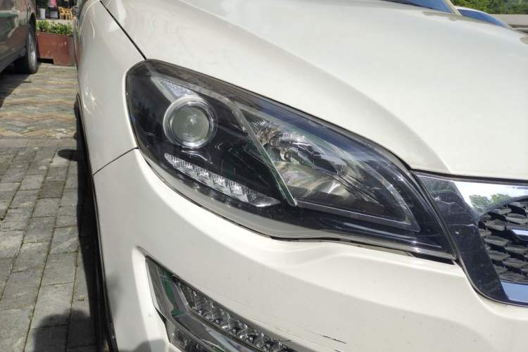 Used Zotye Domy X5 2015 1.5T CVT ZhiXian Model China IV Standard Right Front Headlight