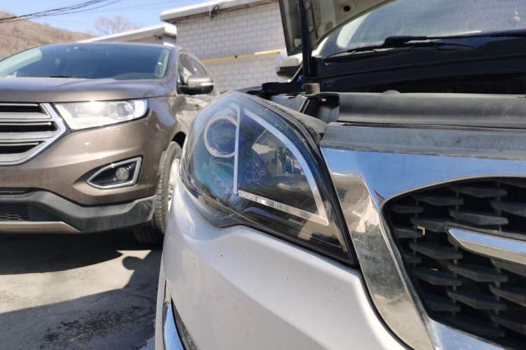 Used Zotye Domy X5 2015 1.5T Manual Luxury Version China IV Standard Right Front Headlight