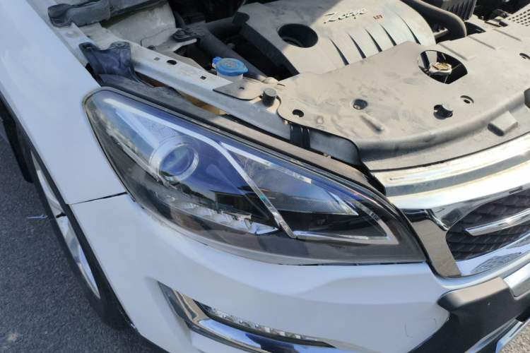 Used Zotye Domy X5 2015 1.5T CVT ZhiXian Model China IV Standard Right Front Headlight