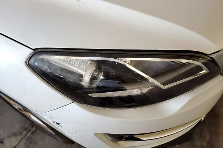 Used Zotye Domy X5 2015 1.5T Manual Luxury Version China IV Standard Right Front Headlight