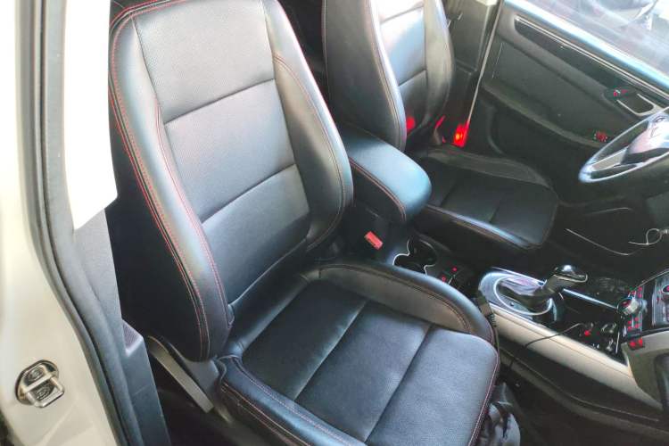 Used Zotye Domy X5 2015 1.5T CVT Landlord Model China IV Standard Right Front Seat