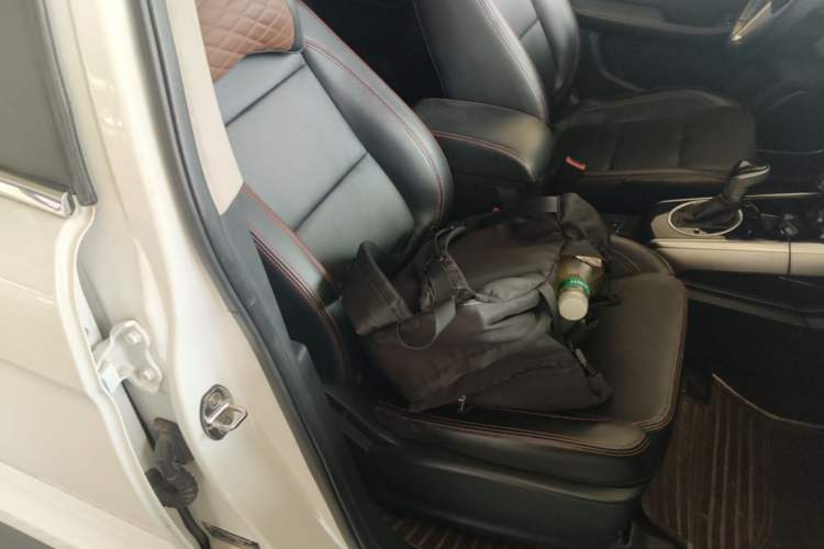Used Zotye Domy X5 2015 1.5T CVT ZhiXian Trim China V Standard Right Front Seat