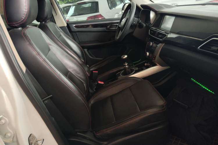 Used Zotye Domy X5 2015 1.5T Manual Luxury Version China IV Standard Right Front Seat