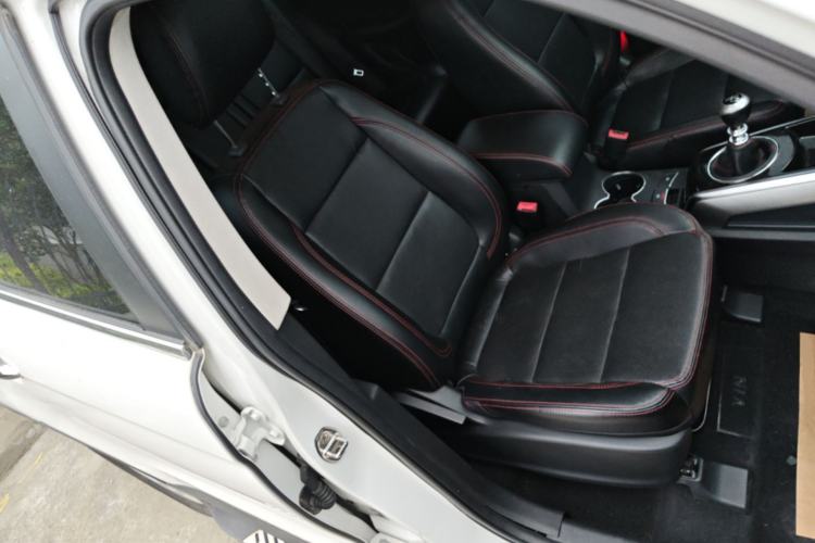 Used Zotye Domy X5 2015 1.5T Manual Luxury Version China IV Standard Right Front Seat