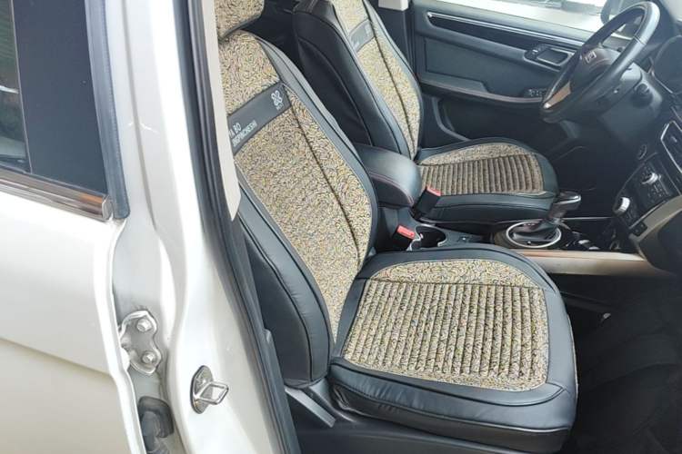 Used Zotye Domy X5 2015 1.5T CVT ZhiXian Trim China V Standard Right Front Seat