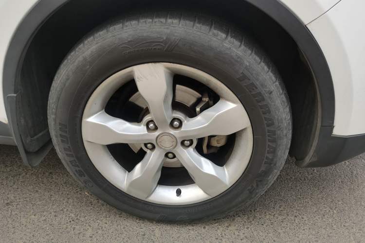 Used Zotye Domy X5 2015 1.5T CVT ZhiXian Trim China V Standard Right Front Wheel Hub