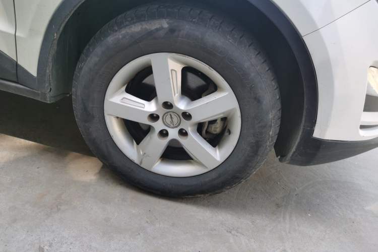 Used Zotye Domy X5 2015 1.5T Manual Luxury Version China IV Standard Right Front Wheel Hub