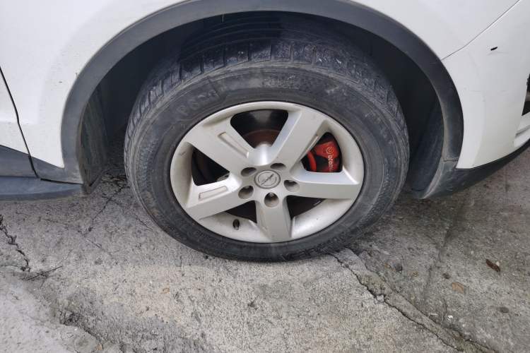 Used Zotye Domy X5 2015 1.5T Manual Luxury Version China IV Standard Right Front Wheel Hub