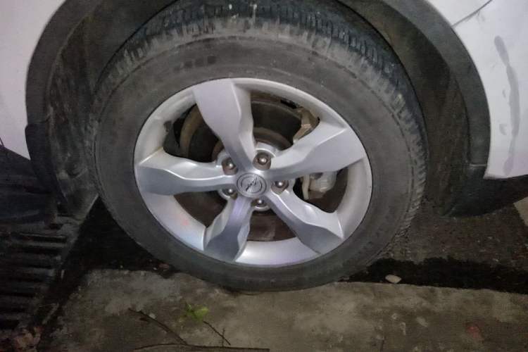 Used Zotye Domy X5 2015 1.5T Manual Luxury Version China IV Standard Right Front Wheel Hub