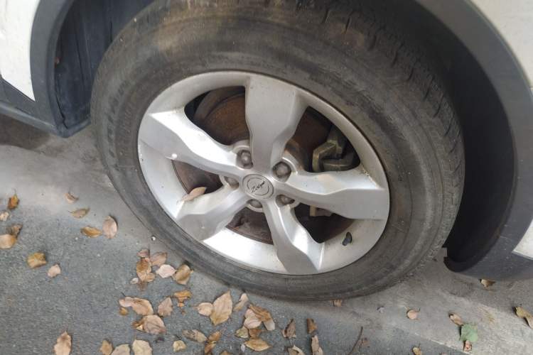 Used Zotye Domy X5 2015 1.5T Manual Luxury Version China IV Standard Right Front Wheel Hub