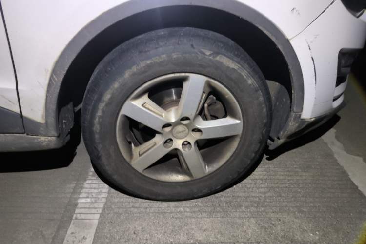 Used Zotye Domy X5 2015 1.5T Manual Luxury Version China IV Standard Right Front Wheel Hub
