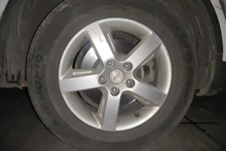 Used Zotye Domy X5 2015 1.5T CVT Landlord Model China IV Standard Right Front Wheel Hub