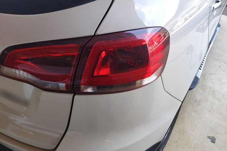 Used Zotye Domy X5 2015 1.5T CVT ZhiXian Trim China V Standard Right Rear Taillight