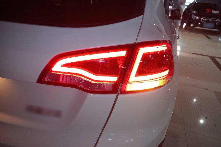 Used Zotye Domy X5 2015 1.5T CVT ZhiXian Trim China V Standard Right Rear Taillight