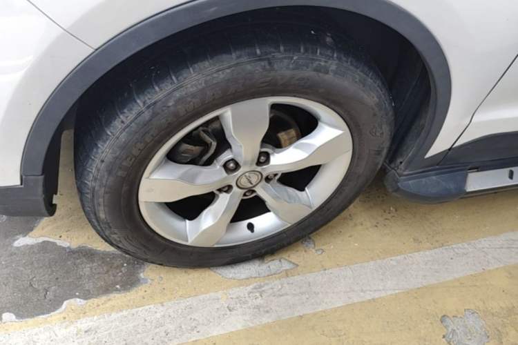 Used Zotye Domy X5 2015 1.5T CVT ZhiXian Trim China V Standard Right Rear Wheel Hub
