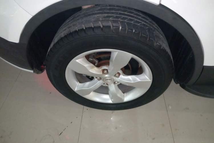Used Zotye Domy X5 2015 1.5T CVT ZhiXian Trim China V Standard Right Rear Wheel Hub