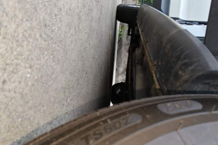 Used Zotye Domy X5 2015 1.5T Manual Luxury Version China IV Standard Right Side Sill