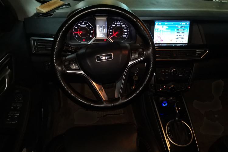 Used Zotye Domy X5 2015 1.5T CVT Landlord Model China IV Standard Steering Wheel