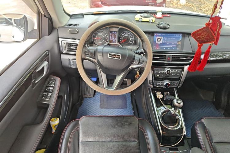 Used Zotye Domy X5 2015 1.5T Manual Luxury Version China IV Standard Steering Wheel