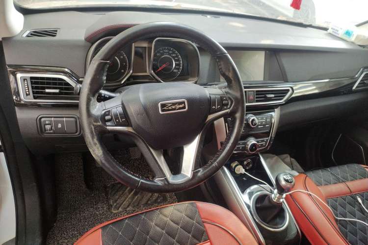 Used Zotye Domy X5 2015 1.5T Manual Luxury Version China IV Standard Steering Wheel