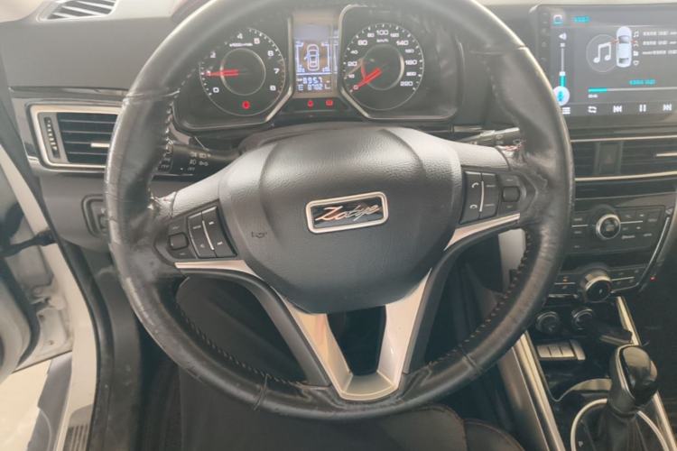 Used Zotye Domy X5 2015 1.5T CVT ZhiXian Trim China V Standard Steering Wheel