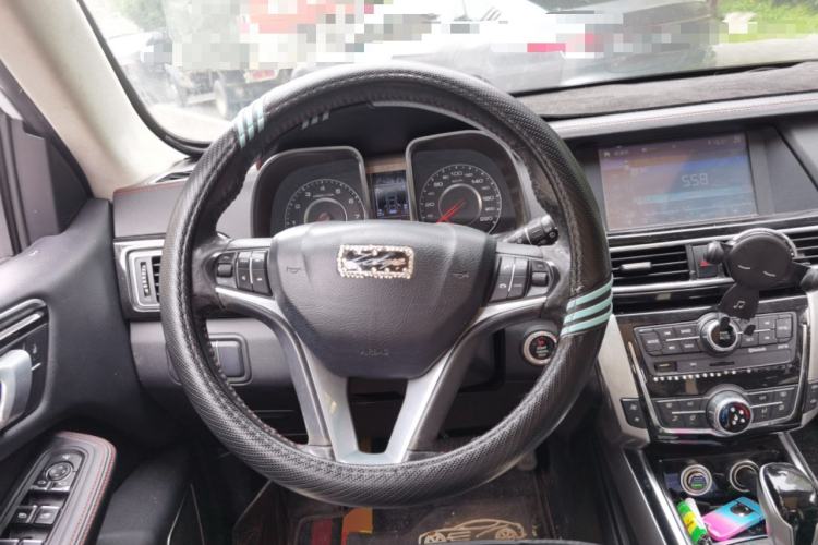 Used Zotye Domy X5 2015 1.5T CVT ZhiXian Model China IV Standard Steering Wheel