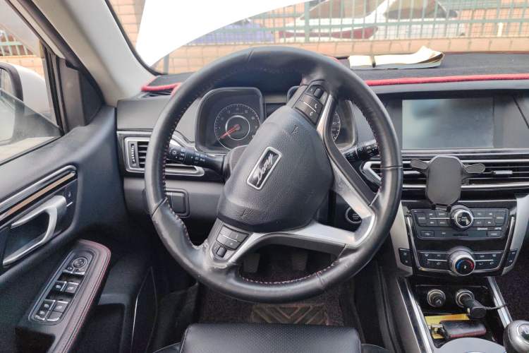 Used Zotye Domy X5 2015 1.5T Manual Luxury Model China V Standard Steering Wheel