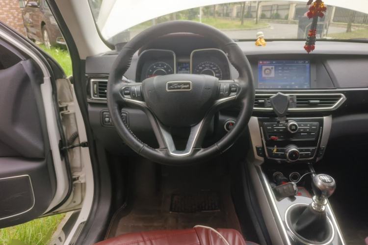 Used Zotye Domy X5 2015 1.5T Manual Luxury Model China V Standard Steering Wheel