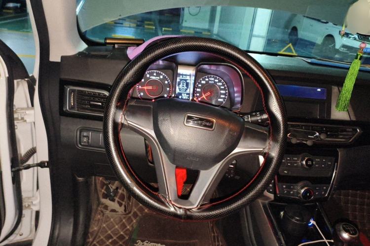 Used Zotye Domy X5 2015 1.5T Manual Elite Model China IV Standard Steering Wheel