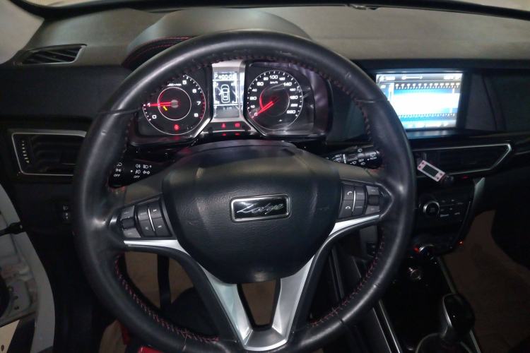 Used Zotye Domy X5 2015 1.5T CVT ZhiXian Trim China V Standard Steering Wheel