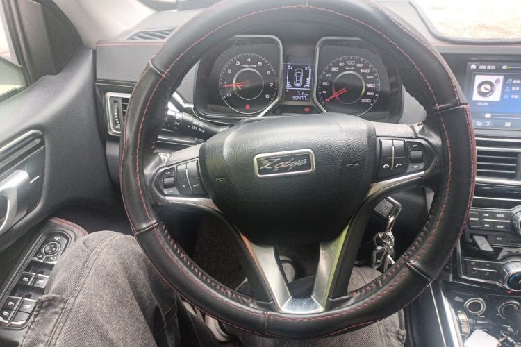 Used Zotye Domy X5 2015 1.5T Manual Luxury Version China IV Standard Steering Wheel