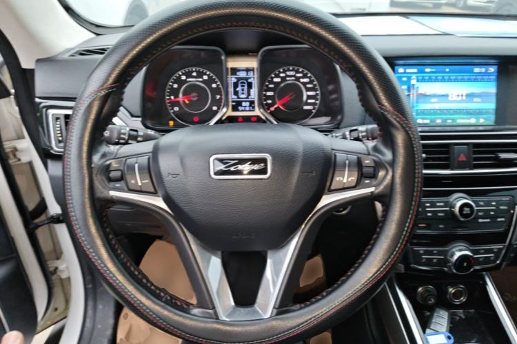 Used Zotye Domy X5 2015 1.5T Manual Luxury Version China IV Standard Steering Wheel