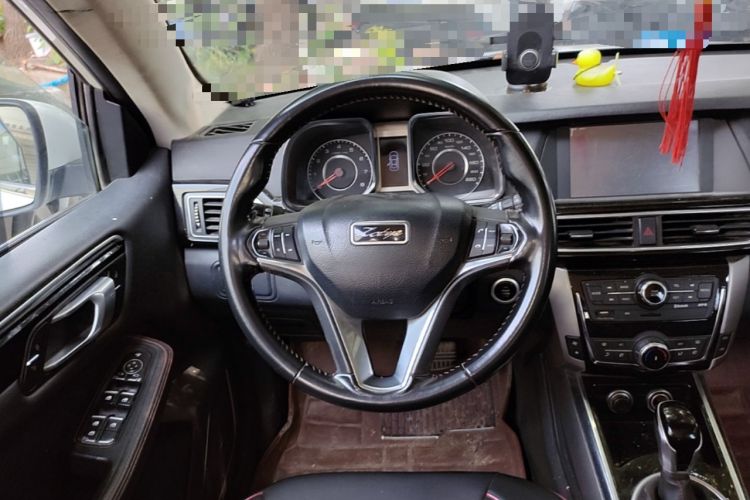 Used Zotye Domy X5 2015 1.5T CVT ZhiXian Model China IV Standard Steering Wheel