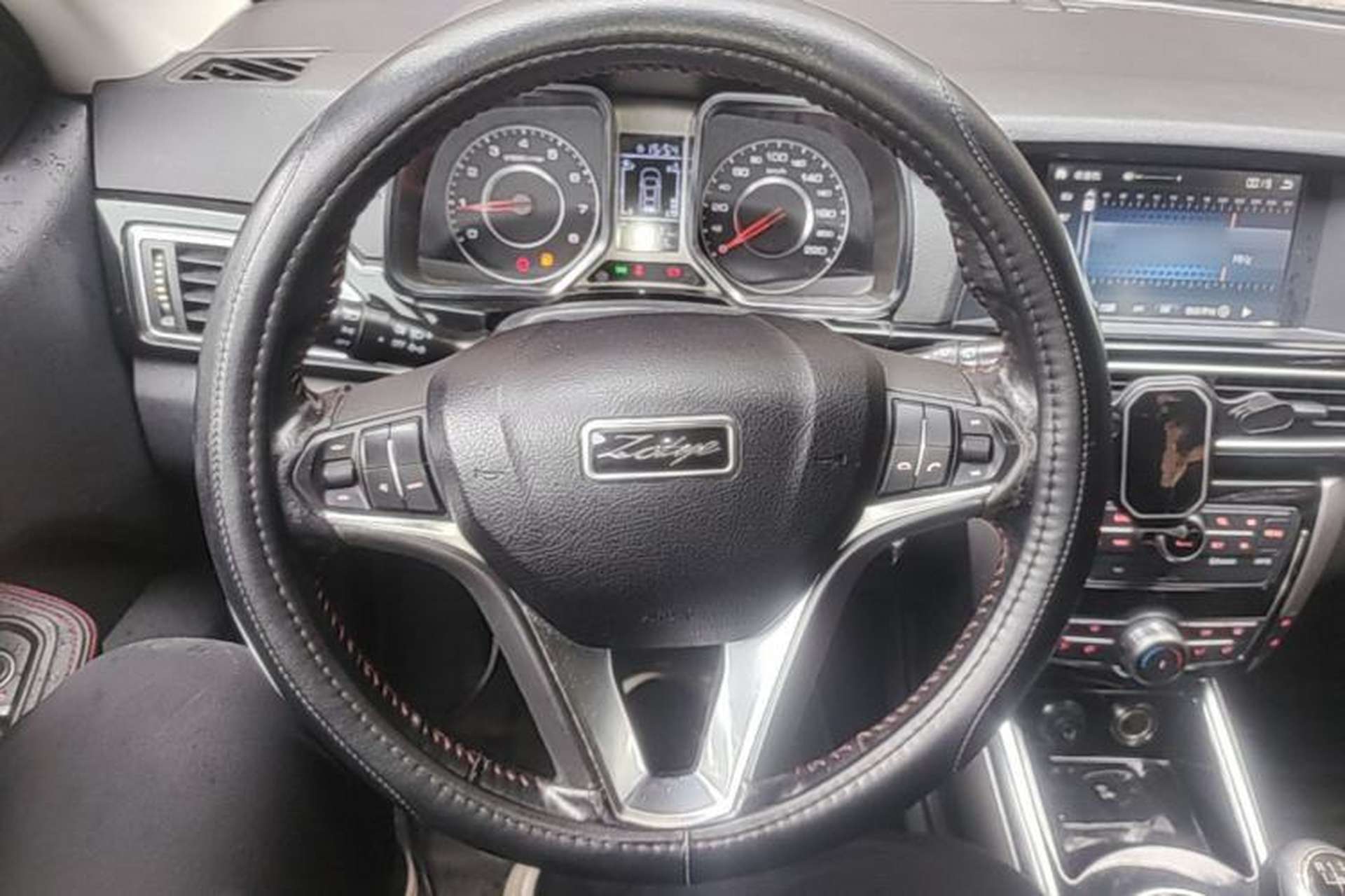 Used Zotye Domy X5 2015 1.5T Manual Luxury Model China V Standard Steering Wheel